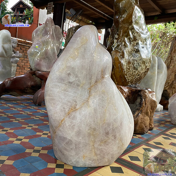 Đá tự nhiên sẽ có vết nứt phèn Đá tự nhiên sẽ có vết nứt phèn