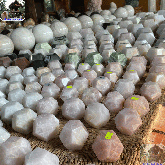 Chọn đá phong thủy từ đá tự nhiên sẽ giúp thu hút năng lượng may mắn Chọn đá phong thủy từ đá tự nhiên sẽ giúp thu hút năng lượng may mắn