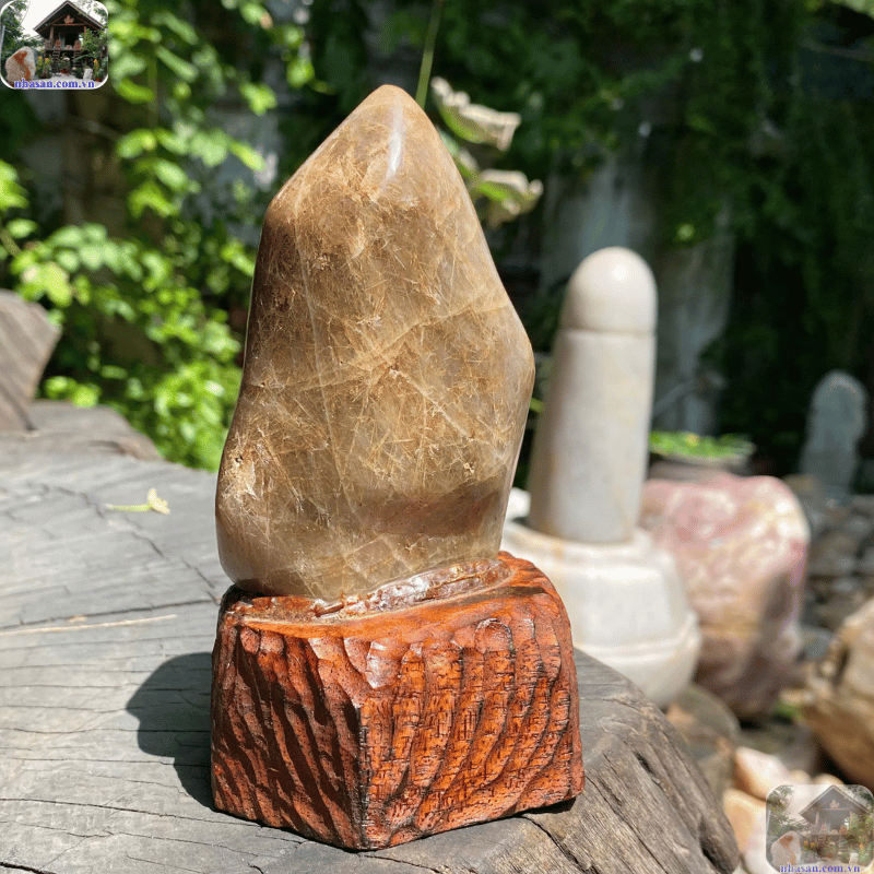 Năng lượng của thạch anh tóc vàng được ví như "nam châm" thu hút tiền tài Năng lượng của thạch anh tóc vàng được ví như "nam châm" thu hút tiền tài