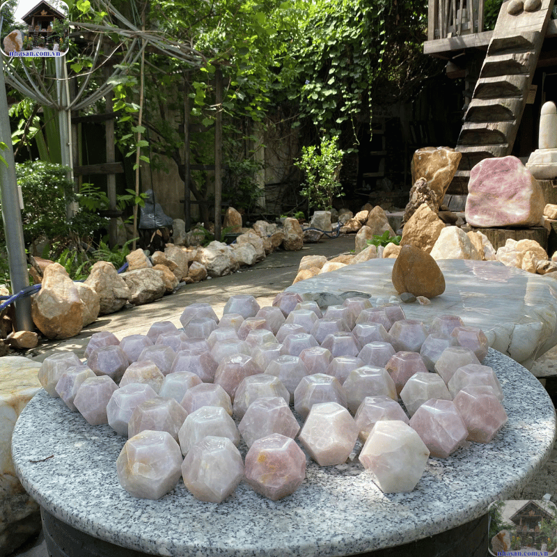 Bạn đang tìm địa chỉ bán đá phong thủy phường An Phú TPHCM đáng tin cậy? Bạn đang tìm địa chỉ bán đá phong thủy phường An Phú TPHCM đáng tin cậy?