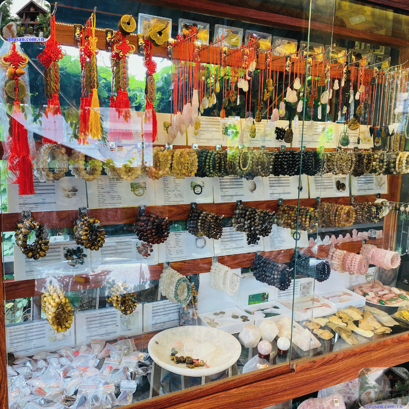 Cửa hàng phải cam kết tất cả sản phẩm là đá tự nhiên 100%, không pha trộn, không tổng hợp Cửa hàng phải cam kết tất cả sản phẩm là đá tự nhiên 100%, không pha trộn, không tổng hợp