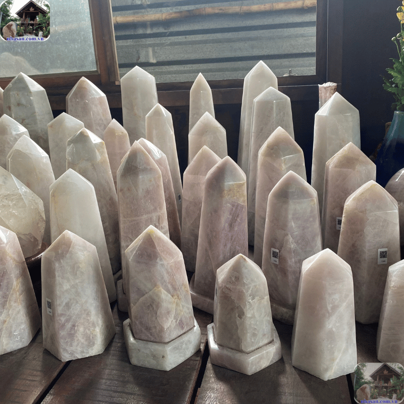 Những viên đá thạch anh tự nhiên được chế tác tinh xảo, giúp gia tăng vượng khí Những viên đá thạch anh tự nhiên được chế tác tinh xảo, giúp gia tăng vượng khí