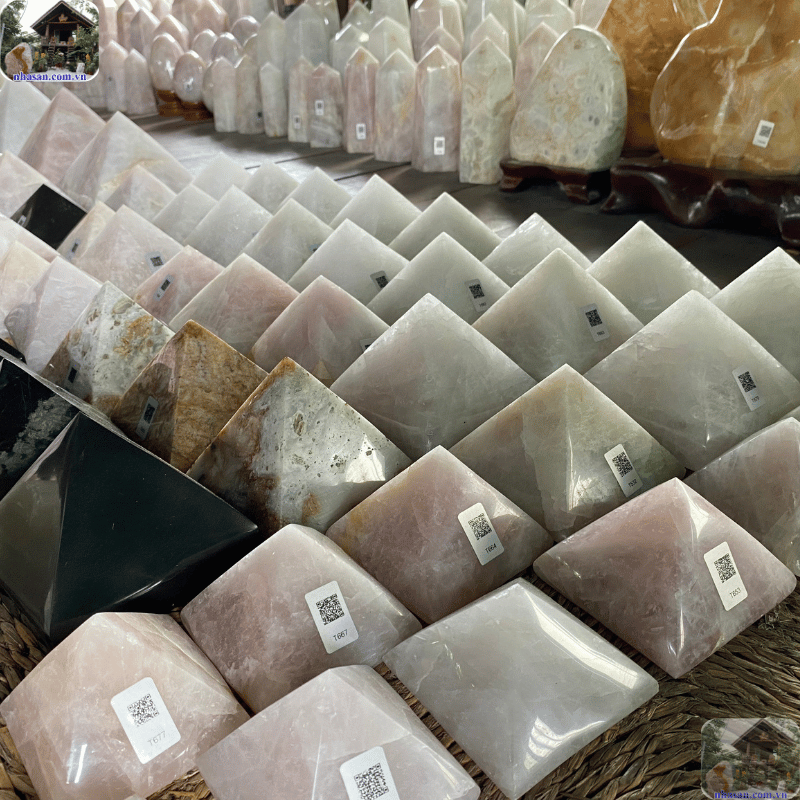 Đá quý tự nhiên là vật phẩm phong thủy mang nguồn năng lượng mạnh mẽ Đá quý tự nhiên là vật phẩm phong thủy mang nguồn năng lượng mạnh mẽ