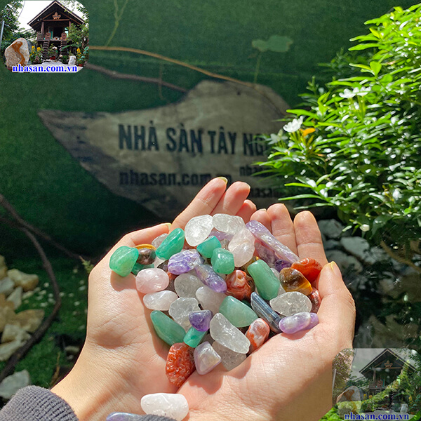 Đá thạch anh vụn ngũ sắc đánh bóng Đá thạch anh vụn ngũ sắc đánh bóng