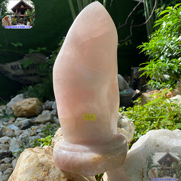 Trụ đá thạch anh hồng tự nhiên Trụ đá thạch anh hồng tự nhiên