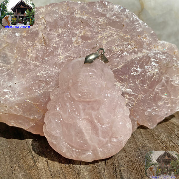 Đá thạch anh hồng thô tốt cho sức khỏe và tinh thần của vị chủ Đá thạch anh hồng thô tốt cho sức khỏe và tinh thần của vị chủ