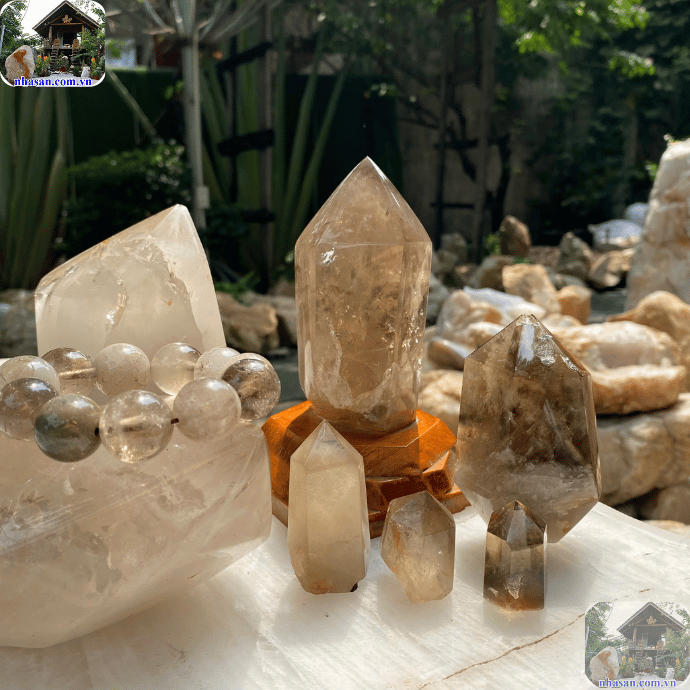 Trong giới đá quý thì đá thạch anh khói có mấy loại? Trong giới đá quý thì đá thạch anh khói có mấy loại?