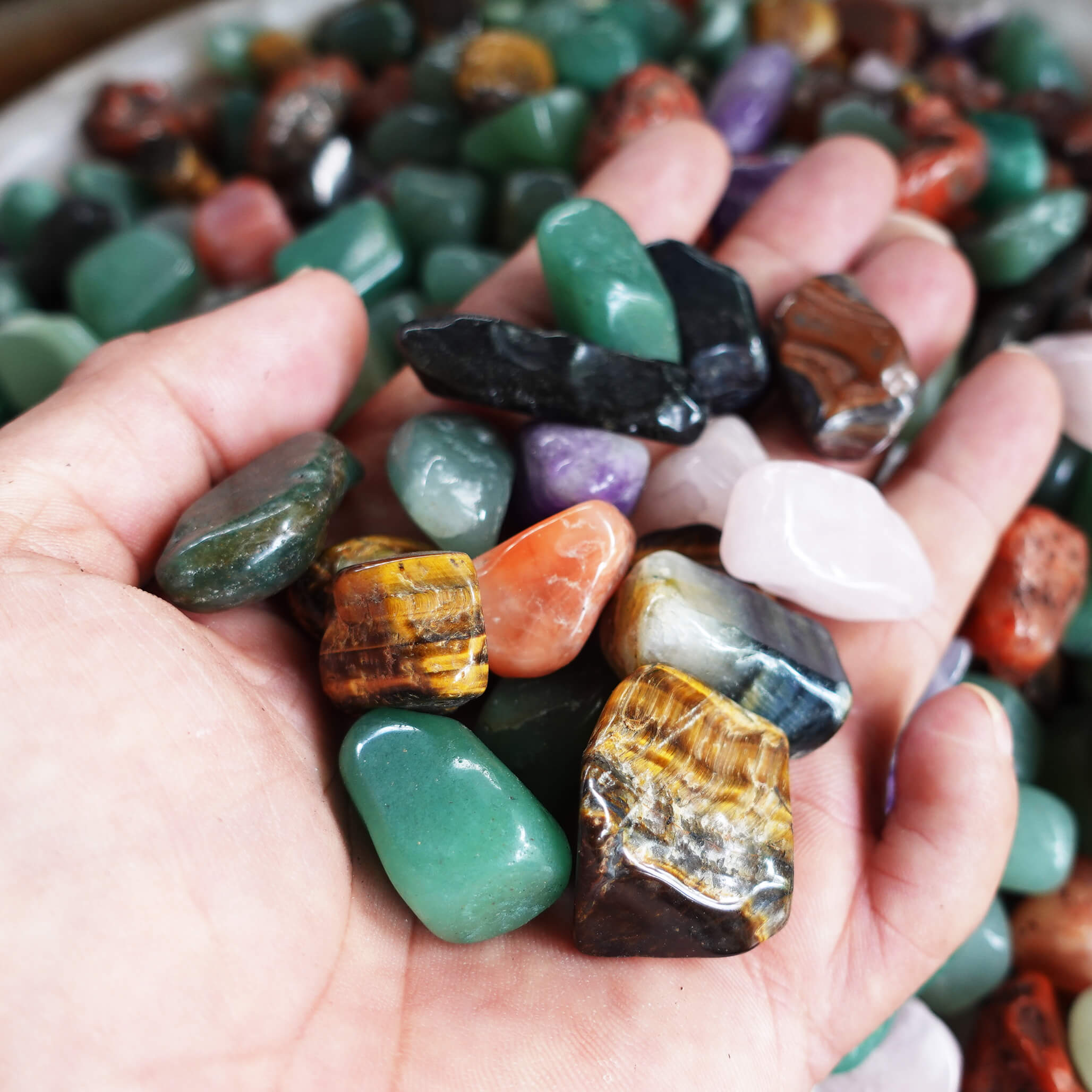 Đá thạch anh ngũ sắc dải nền nhà trấn trạch