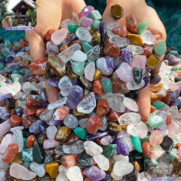 Đá ngũ sắc có nhiều công dụng tốt cho tinh thần và sức khỏe Đá ngũ sắc có nhiều công dụng tốt cho tinh thần và sức khỏe
