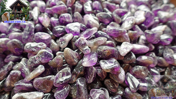 Đá thạch anh tím được ví như viên đá của trí tuệ Đá thạch anh tím được ví như viên đá của trí tuệ