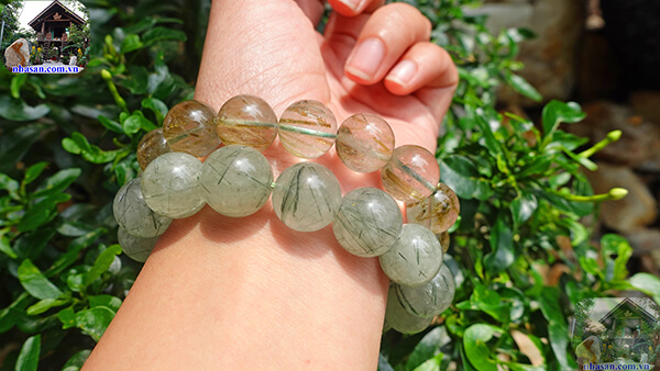 Năng lượng mạnh mẽ hay không còn dựa vào mật độ tóc Năng lượng mạnh mẽ hay không còn dựa vào mật độ tóc