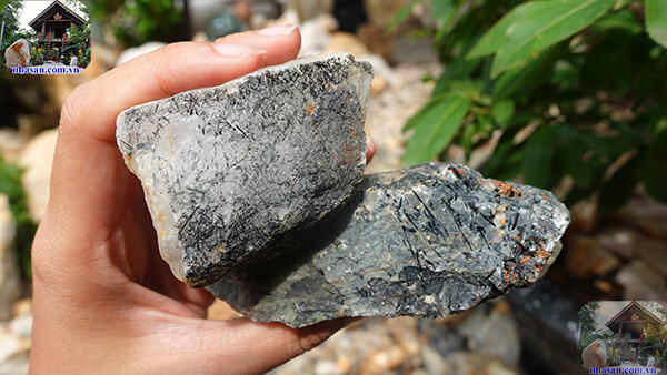 Đá thạch anh tóc đen thô tự nhiên Đá thạch anh tóc đen thô tự nhiên