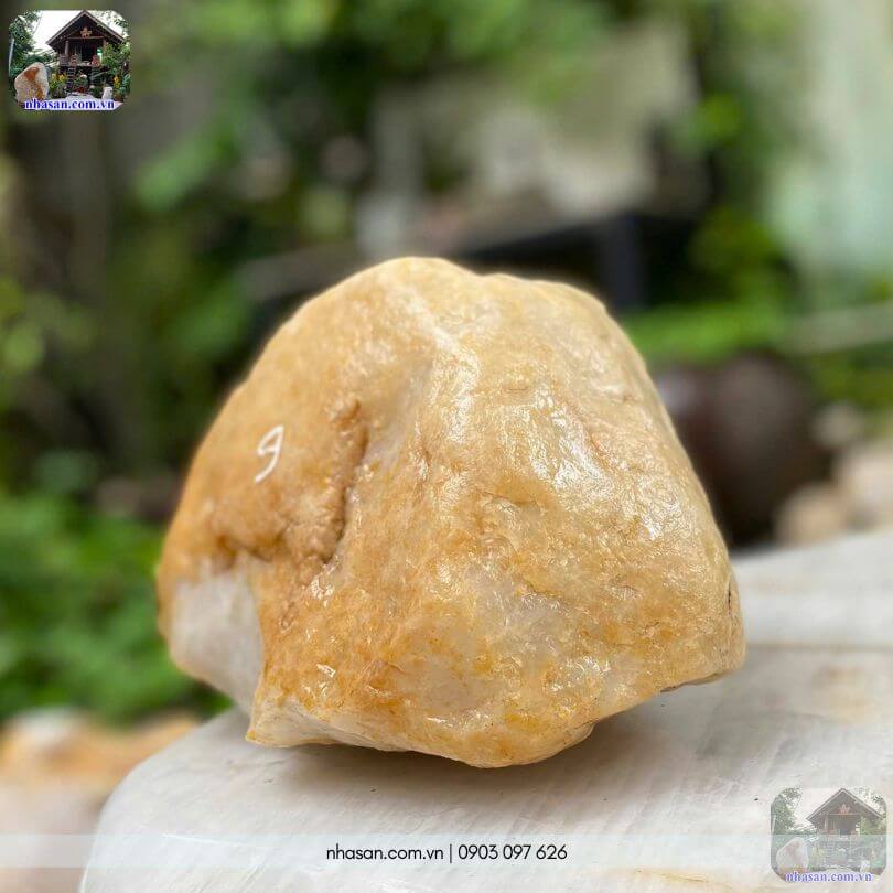 Đặt viên đá thạch anh trắng nguyên khối 9kg trong không gian sống giúp cân bằng năng lượng Đặt viên đá thạch anh trắng nguyên khối 9kg trong không gian sống giúp cân bằng năng lượng