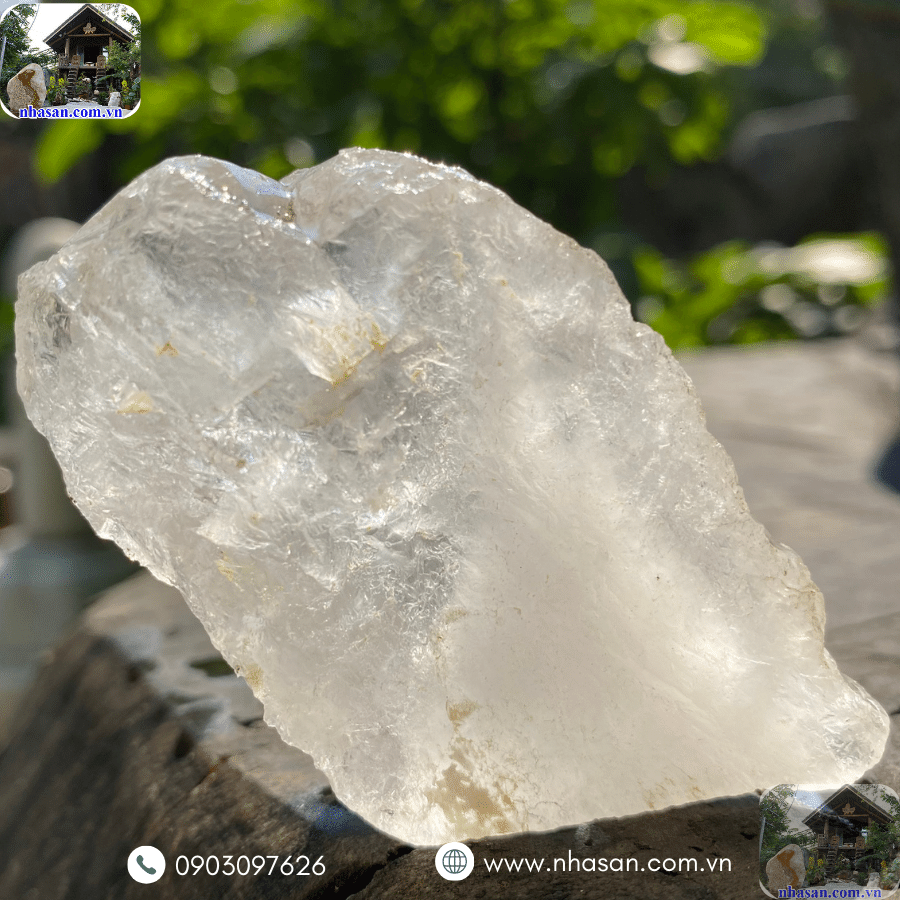 Đá thạch anh trắng vân mây có đường vân uyển chuyển độc đáo Đá thạch anh trắng vân mây có đường vân uyển chuyển độc đáo