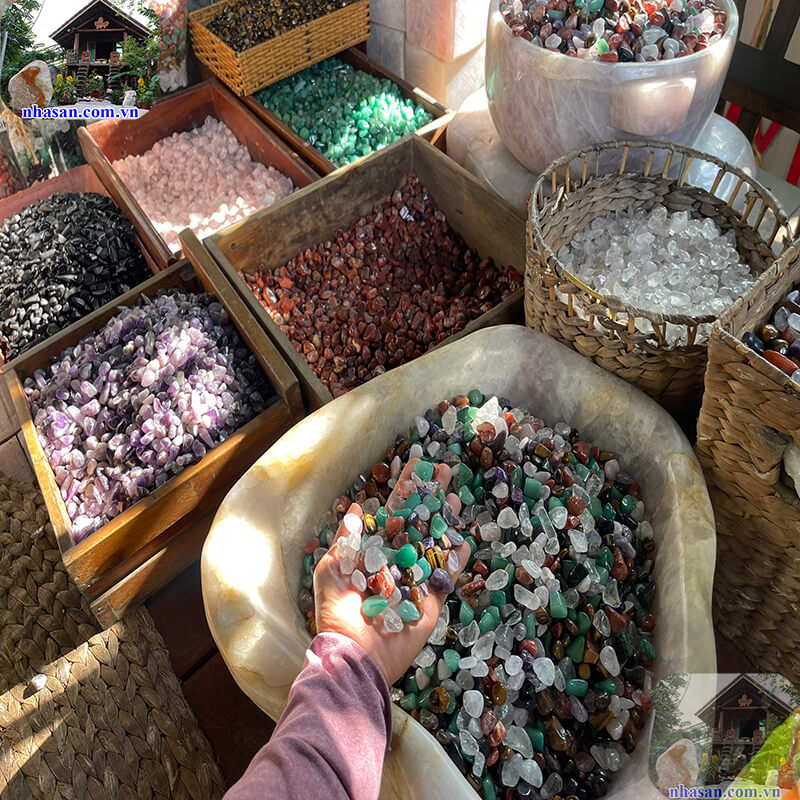 Đá thạch anh vụn rung bóng ngũ sắc Đá thạch anh vụn rung bóng ngũ sắc