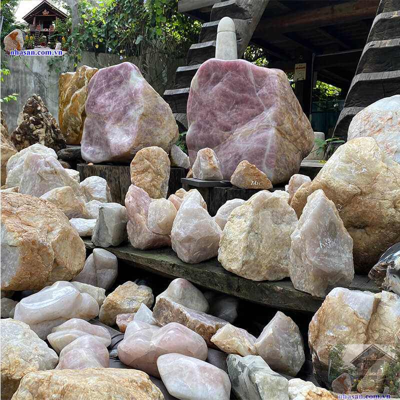 Kho đá thạch anh phong thủy Nhà Sàn Tây Nguyên Kho đá thạch anh phong thủy Nhà Sàn Tây Nguyên