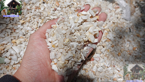 Đá thạch anh vụn 0.3x0.5cm tự nhiên Đá thạch anh vụn 0.3x0.5cm tự nhiên