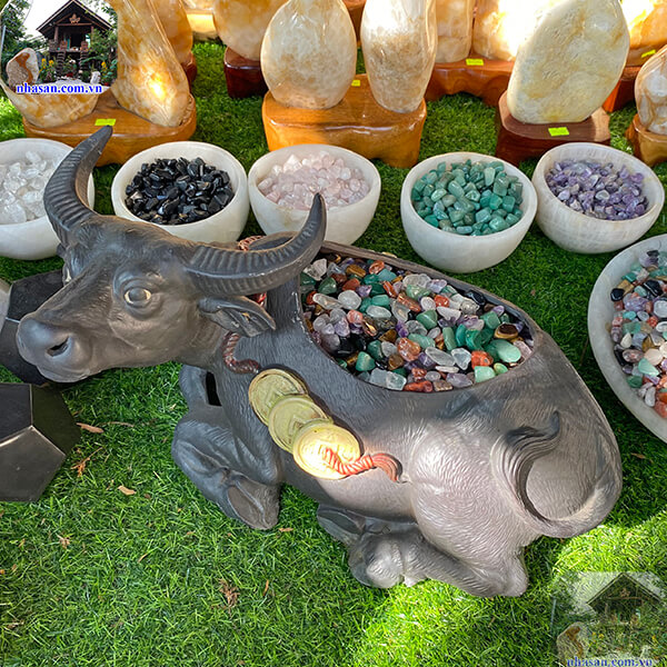 Đá ngũ sắc rải chậu cây giúp làm đẹp không gian sống Đá ngũ sắc rải chậu cây giúp làm đẹp không gian sống