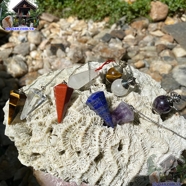 Con lắc cảm xạ giúp đo chỉ số năng lượng Con lắc cảm xạ giúp đo chỉ số năng lượng