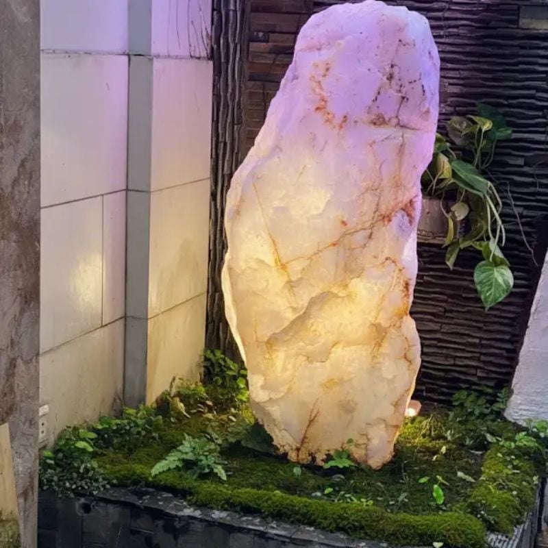 Đặt đá trấn cổng một cách khéo léo giúp dòng sinh khí lưu thông ổn định Đặt đá trấn cổng một cách khéo léo giúp dòng sinh khí lưu thông ổn định