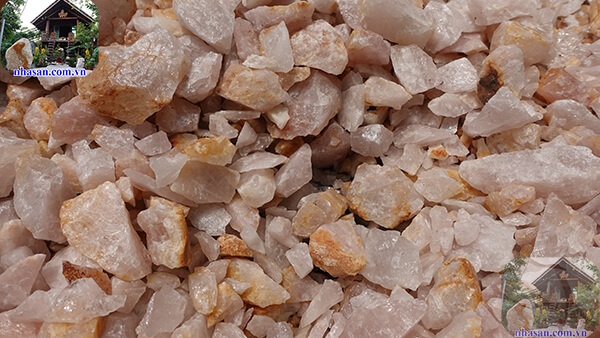 Đá thạch anh hồng vụn thô 1x2cm Đá thạch anh hồng vụn thô 1x2cm