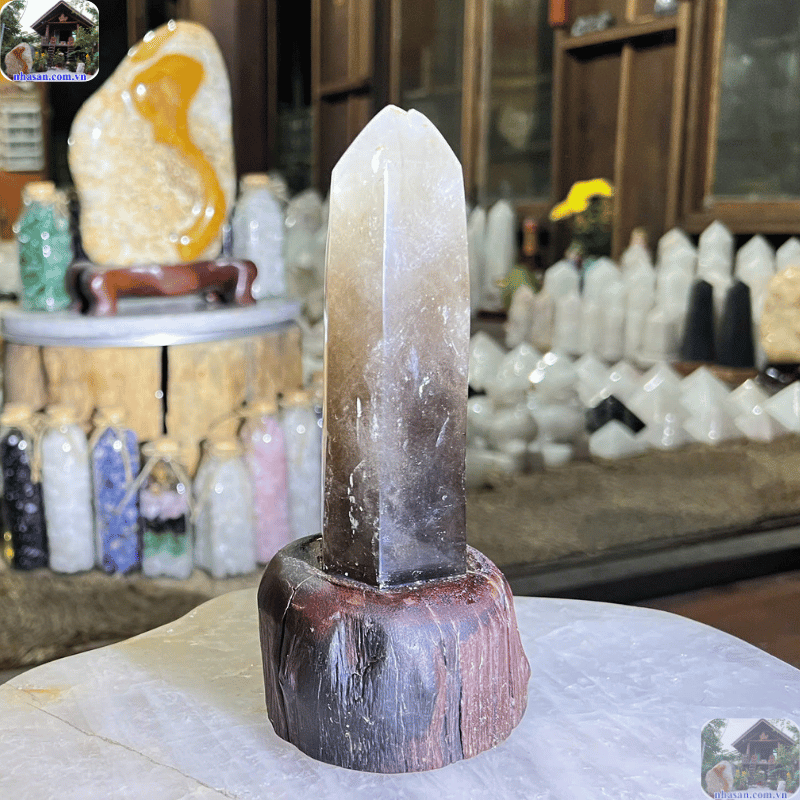 Những viên đá tự nhiên trừ tà này thường mang năng lượng dương mạnh mẽ Những viên đá tự nhiên trừ tà này thường mang năng lượng dương mạnh mẽ