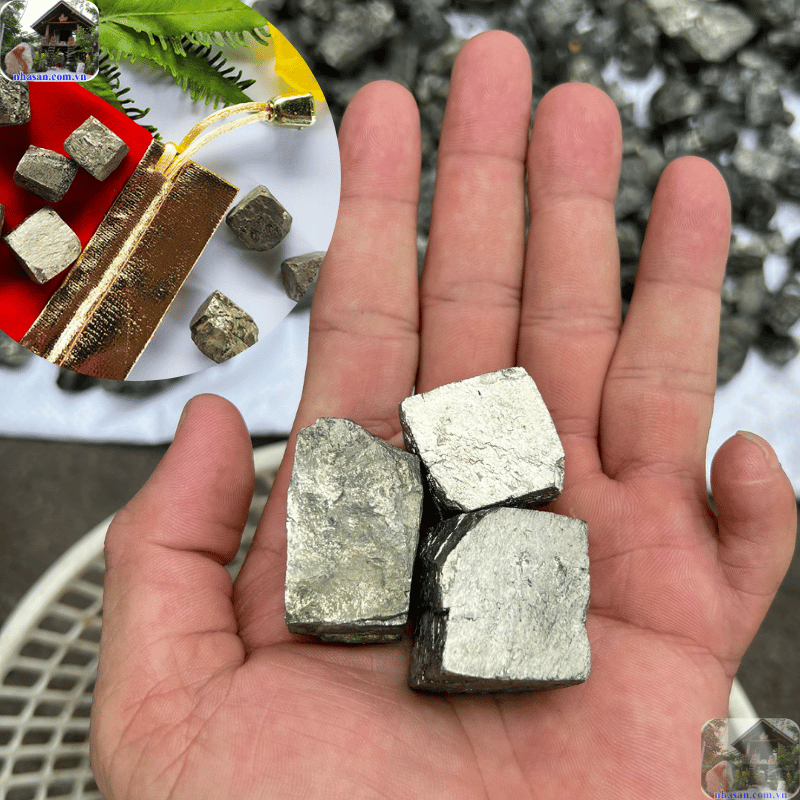 Túi đá vàng găm mang theo bên mình trừ tà được nhiều gia chủ lựa chọn Túi đá vàng găm mang theo bên mình trừ tà được nhiều gia chủ lựa chọn