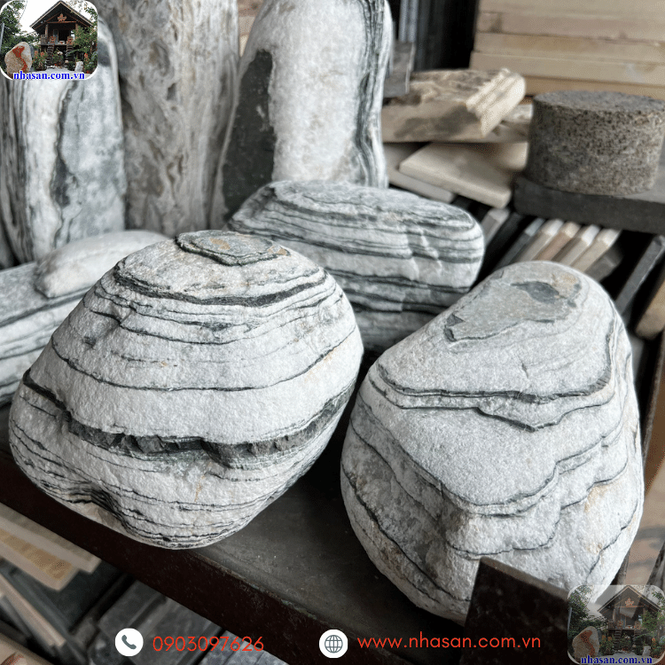 Đá cảnh này được dùng để thi công tiểu cảnh, hòn non bộ tạo nên vẻ đẹp ấn tượng Đá cảnh này được dùng để thi công tiểu cảnh, hòn non bộ tạo nên vẻ đẹp ấn tượng