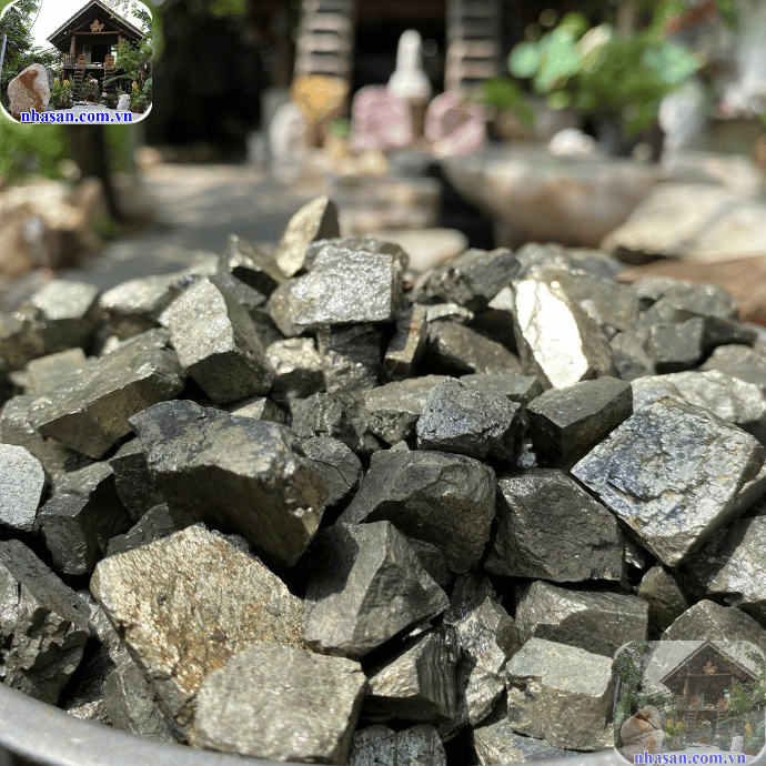 Vàng găm được ví như lá bùa trừ tà rất tốt trong phong thủy Vàng găm được ví như lá bùa trừ tà rất tốt trong phong thủy