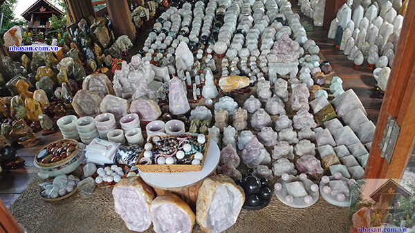 Kho đá phong thủy tại Nhà Sàn Kho đá phong thủy tại Nhà Sàn