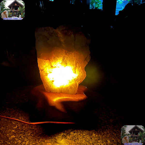 Đèn đá thạch anh thô kích hoạt tài vận, may mắn Đèn đá thạch anh thô kích hoạt tài vận, may mắn