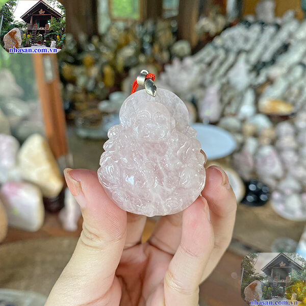 Mắt dây chuyền Phật Di Lặc đá thạch anh hồng Mắt dây chuyền Phật Di Lặc đá thạch anh hồng