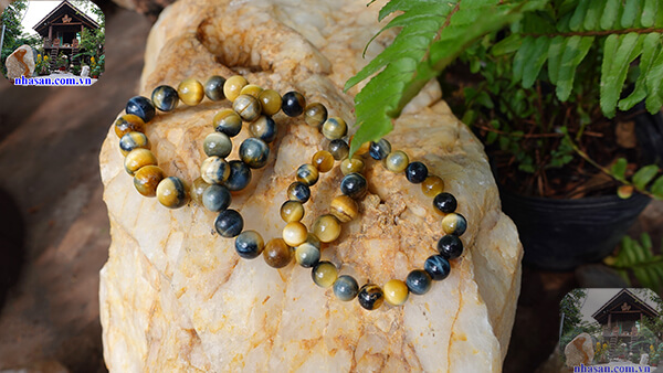 Vòng đá mắt hổ chim ưng xanh Vòng đá mắt hổ chim ưng xanh