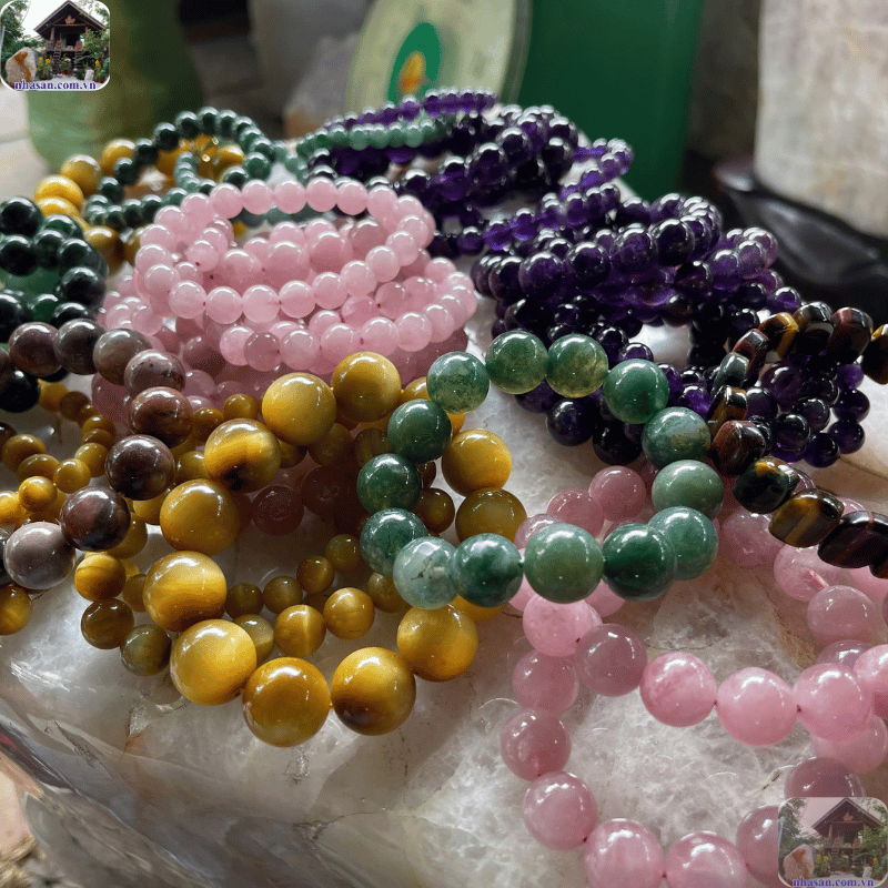 Trong phong thủy, khi chọn số hạt vòng đẹp cho vòng tay, người ta thường áp dụng quy luật 'Sinh – Lão – Bệnh – Tử Trong phong thủy, khi chọn số hạt vòng đẹp cho vòng tay, người ta thường áp dụng quy luật 'Sinh – Lão – Bệnh – Tử