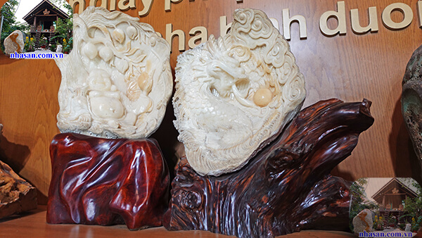 Rồng chầu ngọc điêu khắc trên vỏ sò hóa thạch Rồng chầu ngọc điêu khắc trên vỏ sò hóa thạch