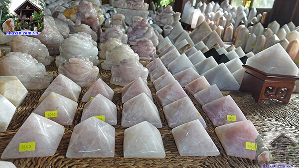 Nhà Sàn Tây Nguyên gia công đá phong thủy yêu cầu tại TPHCM Nhà Sàn Tây Nguyên gia công đá phong thủy yêu cầu tại TPHCM