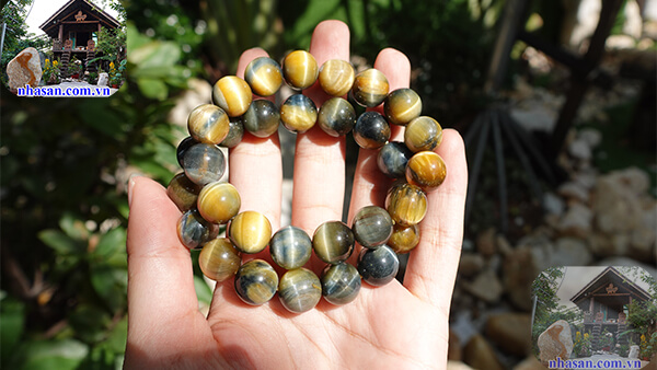 Kích thước, chất đá, màu sắc ảnh hưởng đến giá đá mắt hổ Kích thước, chất đá, màu sắc ảnh hưởng đến giá đá mắt hổ