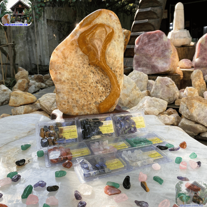 Đá ngũ sắc tại Nhà Sàn được kiểm định chất lượng trước khi đến tay người dùng Đá ngũ sắc tại Nhà Sàn được kiểm định chất lượng trước khi đến tay người dùng