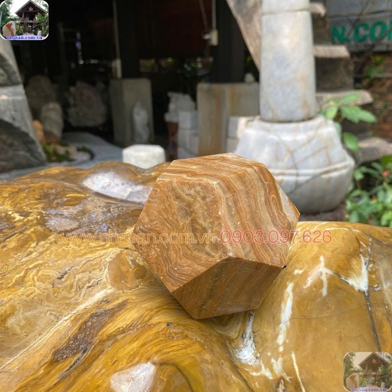Giá trị phong thủy của đá nằm ở sự tương tác năng lượng giữa đá và người Giá trị phong thủy của đá nằm ở sự tương tác năng lượng giữa đá và người