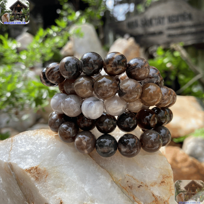 Giá vòng tay gỗ hóa thạch còn phụ thuộc vào kích thước hạt, chất lượng đá Giá vòng tay gỗ hóa thạch còn phụ thuộc vào kích thước hạt, chất lượng đá