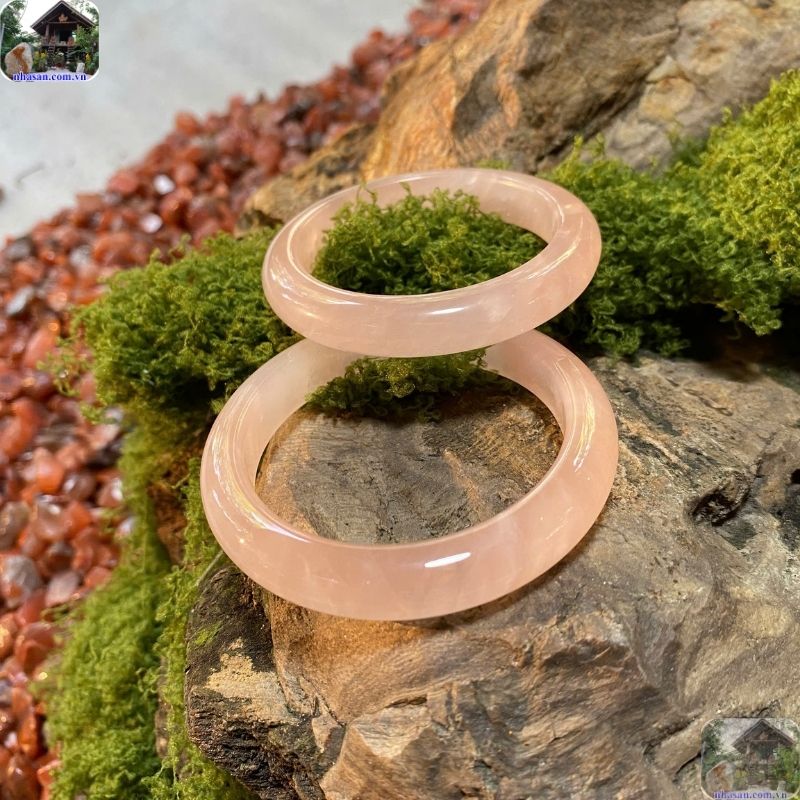 Mức giá vòng tay có sự chênh lệch vì đây là vòng tay đá tự nhiên Mức giá vòng tay có sự chênh lệch vì đây là vòng tay đá tự nhiên