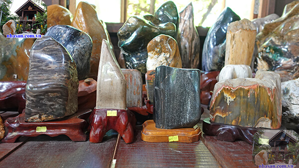 Gỗ hóa thạch được ứng dụng nhiều trong phong thủy Gỗ hóa thạch được ứng dụng nhiều trong phong thủy