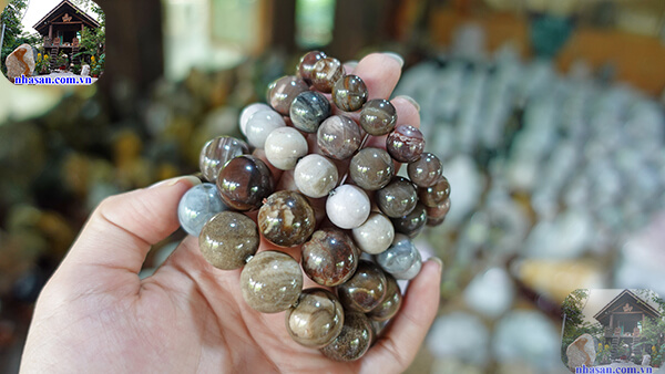 Vòng tay gỗ hóa thạch tốt cho sức khỏe Vòng tay gỗ hóa thạch tốt cho sức khỏe