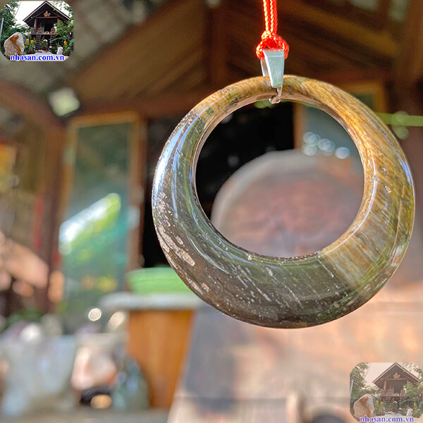 Đeo trang sức gỗ hóa thạch giúp gia chủ ngủ ngon Đeo trang sức gỗ hóa thạch giúp gia chủ ngủ ngon