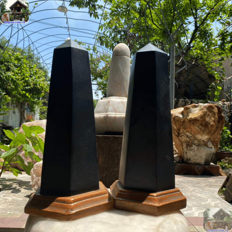 Các vật phẩm phong thủy làm từ Hắc Diện Thạch được rất nhiều người ưa chuộng Các vật phẩm phong thủy làm từ Hắc Diện Thạch được rất nhiều người ưa chuộng