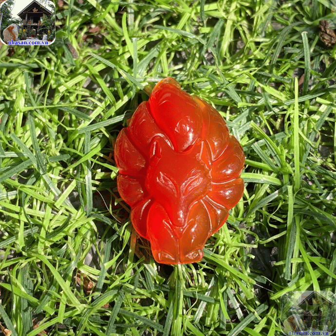 Hồ ly mã não đỏ được chế tác thành nhiều kiểu dáng đẹp, thanh lịch Hồ ly mã não đỏ được chế tác thành nhiều kiểu dáng đẹp, thanh lịch