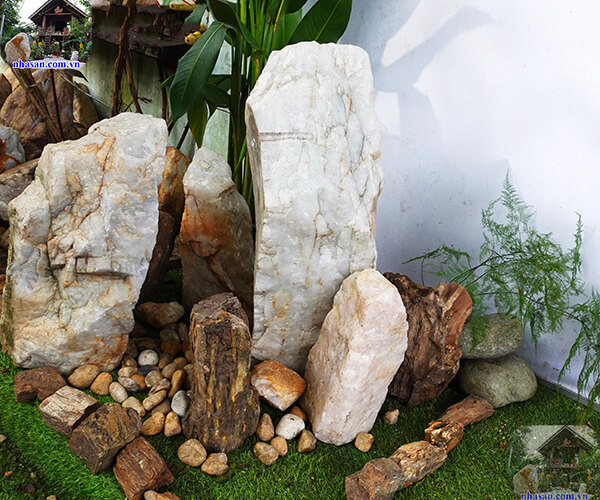 Hòn non bộ còn giúp lưu thông thanh lọc khí Hòn non bộ còn giúp lưu thông thanh lọc khí