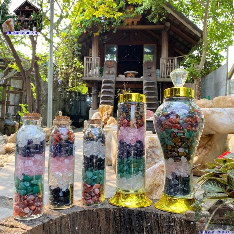 Là một loại hũ được làm từ đá tự nhiên, có màu sắc rực rỡ như cầu vồng Là một loại hũ được làm từ đá tự nhiên, có màu sắc rực rỡ như cầu vồng