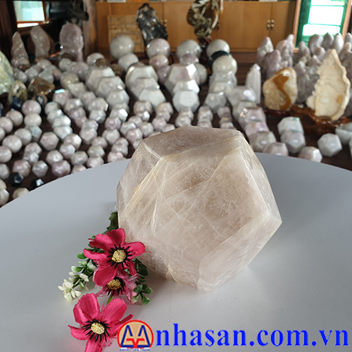 Quả Cầu Đá Thạch Anh Hồng Phấn 12 Mặt QC-260.1 Quả Cầu Đá Thạch Anh Hồng Phấn 12 Mặt QC-260.1