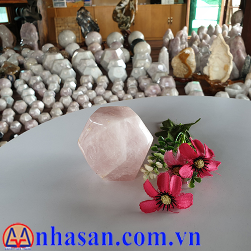 Quả Cầu Đá Thạch Anh Hồng 12 Mặt QC-280.1 Quả Cầu Đá Thạch Anh Hồng 12 Mặt QC-280.1
